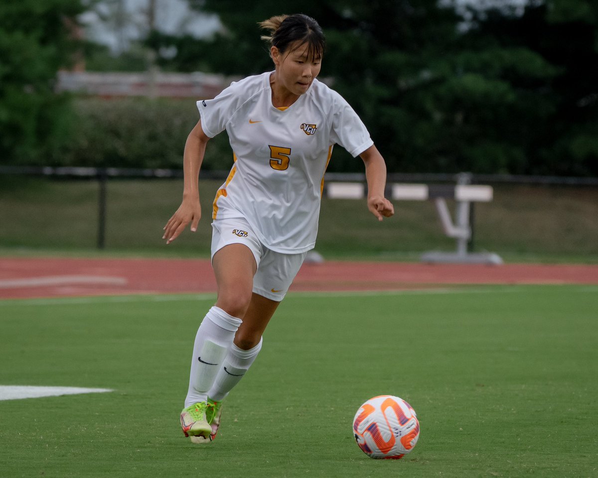 7,000 miles from home, Kanna Matsuhisa lets her game do the talking.

bit.ly/3HbMfK7 

#LetsGoVCU l <a href="/VCU_DEI/">Rams For Change</a>