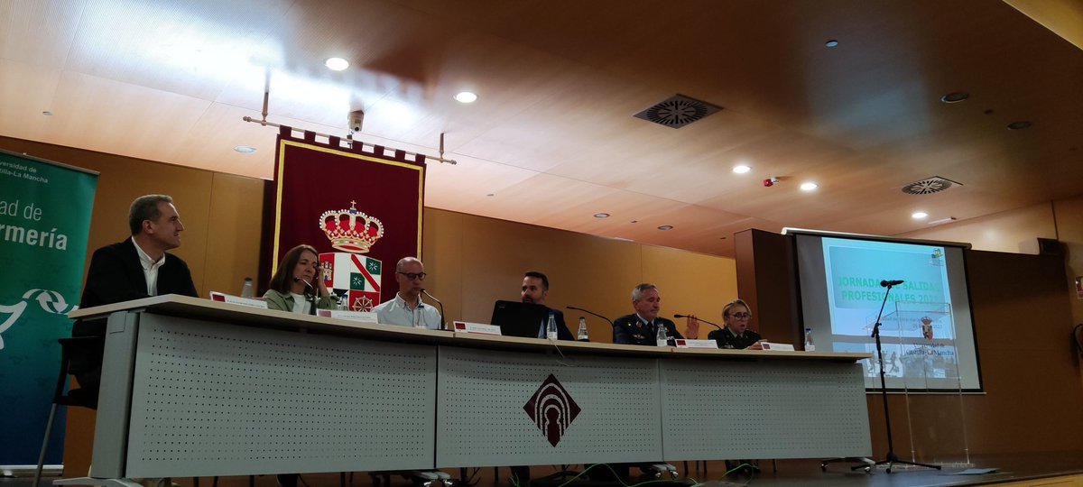 MartiCarolRG's tweet photo. Esta tarde en las Jornadas de Salidas Profesionales de @Enfermeria_Ab @uclm_es para nuestros alumn@s de 4°curso de Grado https://t.co/927sET7kjL