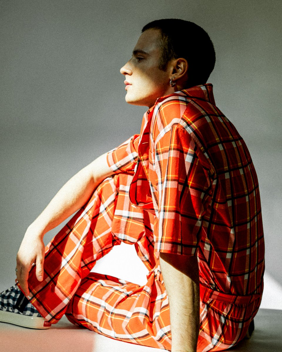 kenzo's tweet photo. For #Dsection Magazine, #IvanPellicer was captured in the KENZO Spring-Summer 2023 collection by @Nigoldeneye.
#KENZONIGO https://t.co/ZDfu5kdlam