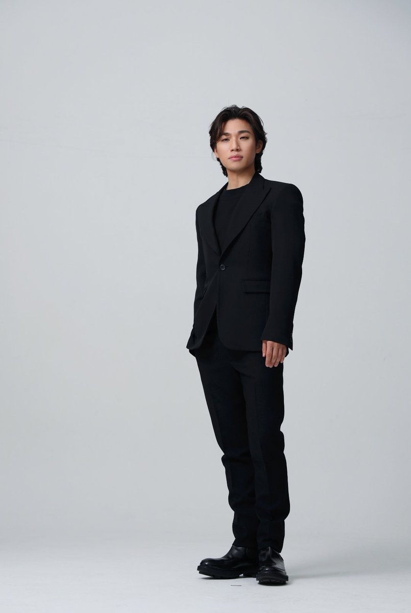 daelite_89's tweet photo. He is the epitome of gorgeous and perfection ✨

#Daesung #KangDaesung #DLable https://t.co/isXsU7Jh9Q