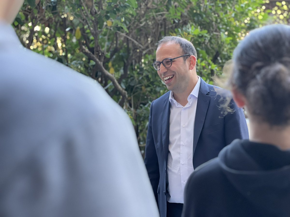 anthony_borre's tweet photo. Pour la 2e fois, @coteazurhabitat et l’association Valdocco s’associent pour un « chantier jeune », en repeignant des halls, afin de sensibiliser les jeunes au monde professionnel, en leur permettant de découvrir les métiers du bâtiment, tout en valorisant leur implication. https://t.co/xpunS8TXQS