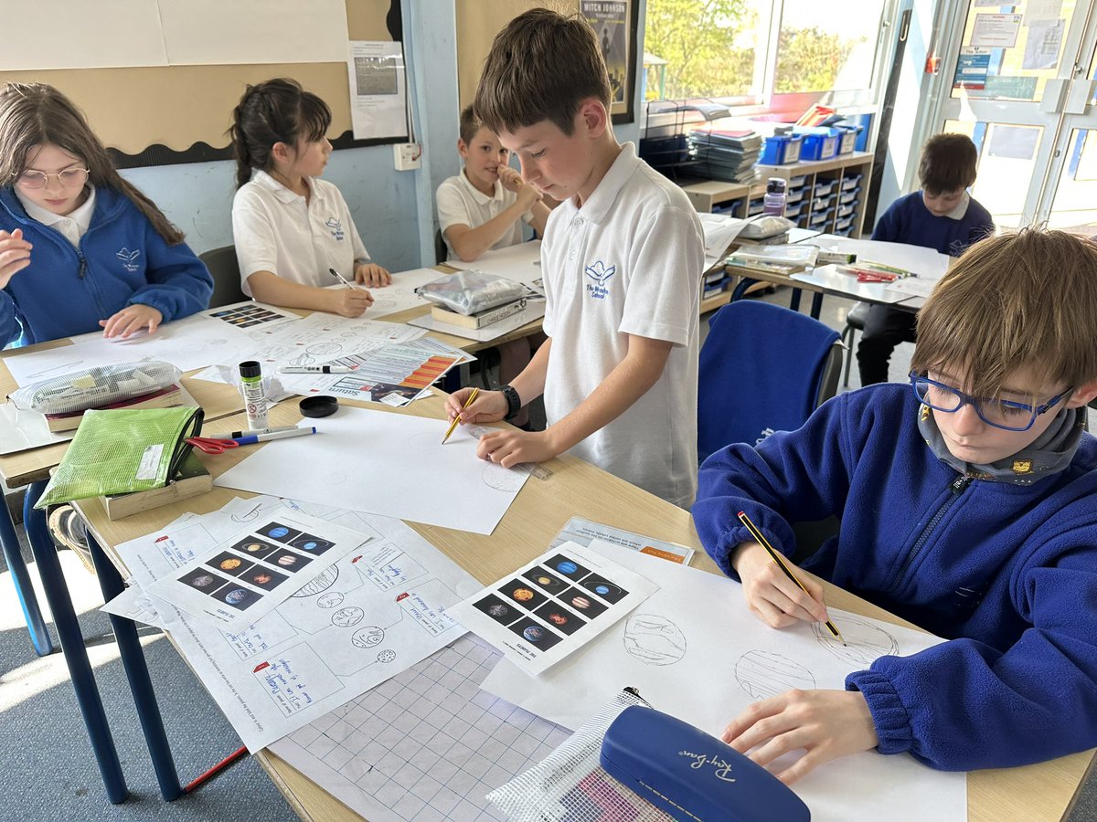 MrsLucyWilliams's tweet photo. Last week, Year 5 started their new science topic of Earth and Beyond by finding out about what is in our solar system and creating fabulous posters! #WroxhamScience @kilpatrickDeb28 @MissBThomas_ @WroxhamSchool https://t.co/fZ9dQ52GcO