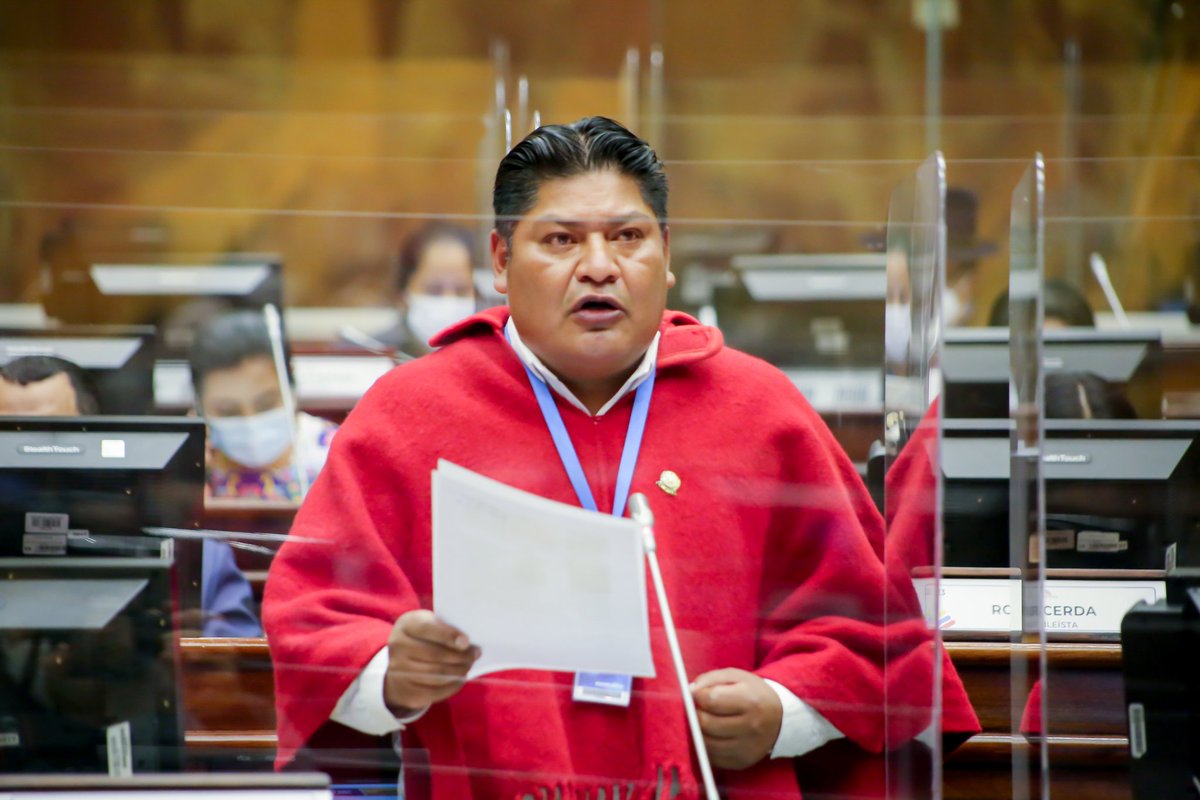 ProntoNoticias_'s tweet photo. #URGENTE 🚨

Peter Calo, asambleísta de Pachakutik, fue detenido la tarde de este miércoles 26 de abril.

El asambleísta fue aprehendido en flagrancia por la @PoliciaEcuador presunta violación a una joven de 19 años, informó la @FiscaliaEcuador . https://t.co/5QoG3O2G9T