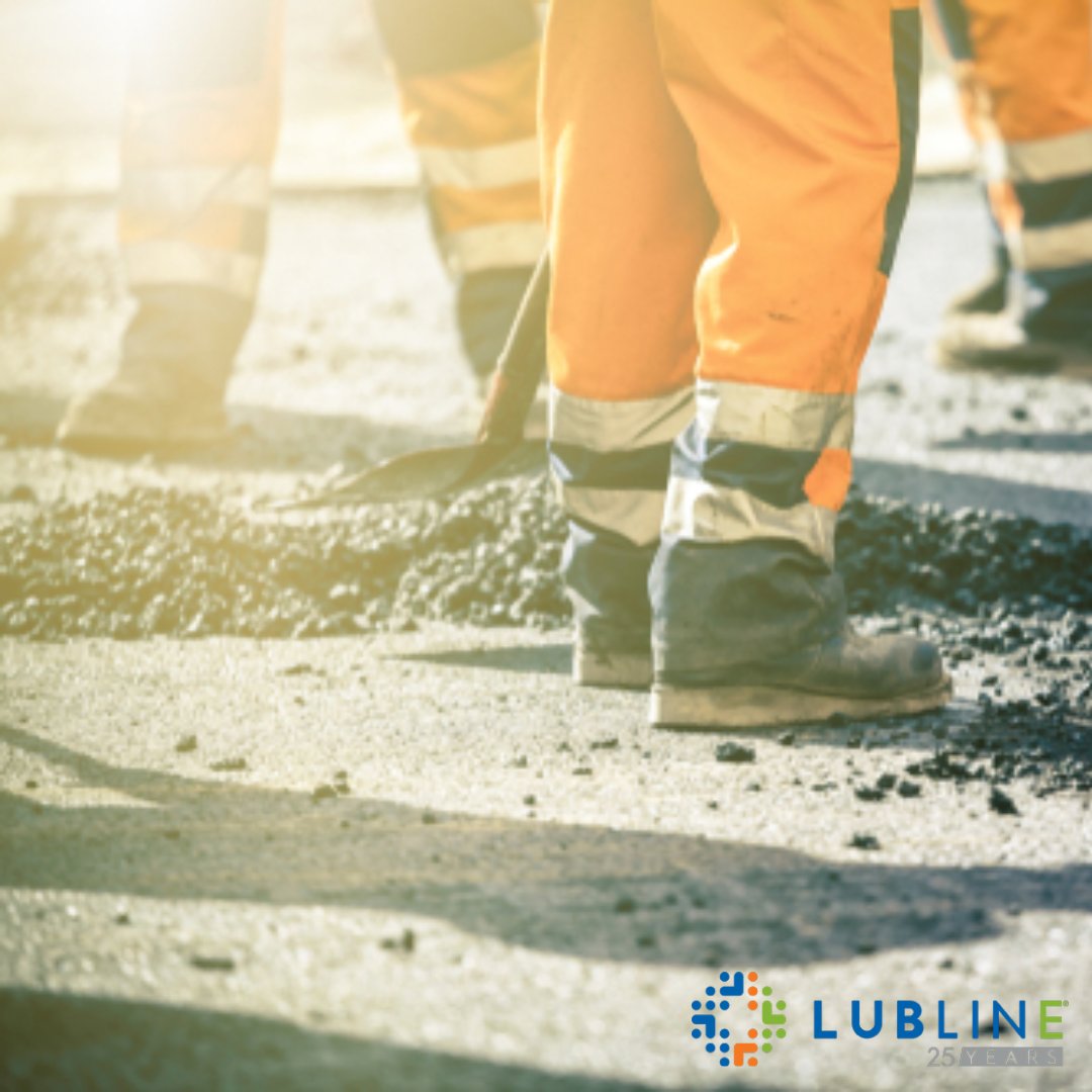 lublineusa's tweet photo. El aceite de supresión de polvo 𝐋𝐮𝐛𝐃𝐮𝐬𝐭® no es tóxico, es biodegradable y no daña el medio ambiente, lo que lo convierte en la elección perfecta para cualquier lugar de trabajo.

Para obtener más información, envíenos un 📧 a sales@lubline.com
:
#lubline #LatAm #Mexico https://t.co/tqIulo70eC