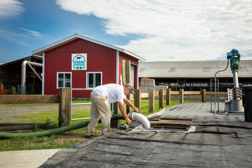 dfamilk's tweet photo. On #StopFoodWasteDay, we're #DFAProud to have farmer-owners like the Melniks of Deerfield, Mass., who, in partnership with @FarmPowered, are creating renewable energy from food waste &amp; manure using anaerobic digestion.

Read how they're making an impact: https://t.co/c25DuCdKpb. https://t.co/h7xlU7cVSY