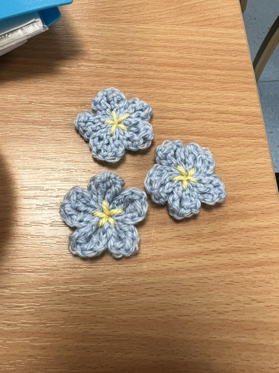 AmyBeswick88's tweet photo. If anyone can help by making some forget me nots before 15th May please let me know?

@coop_ittbvh are wanting to sell them to support Dementia Action Week and raise funds to help improve care for Dementia patients on the CoOP wards @BlackpoolHosp @Maria4666Maria https://t.co/6Z45HiJw0m
