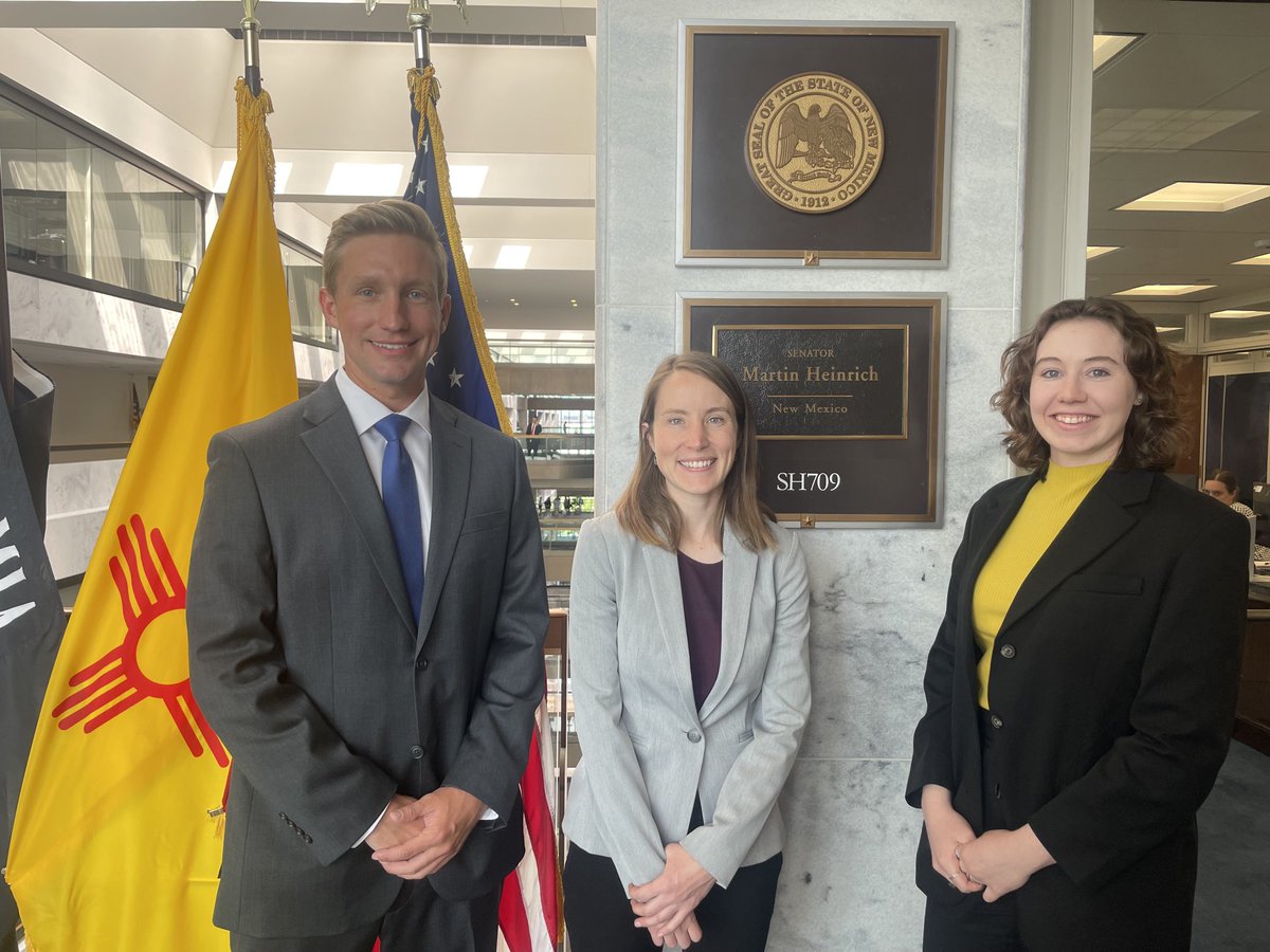 ⁦<a href="/aandroski/">Toni Androski</a>⁩ and I were in a marathon of meetings today on Capitol Hill on behalf of ⁦<a href="/AIBSbiology/">American Institute of Biological Sciences</a>⁩ to advocate for funding ⁦<a href="/NSF/">U.S. National Science Foundation</a>⁩ at $11.9B in FY24. Many thx to the staff of ⁦<a href="/MartinHeinrich/">Martin Heinrich</a> for chatting w/ us, and was great to meet the Senator himself!