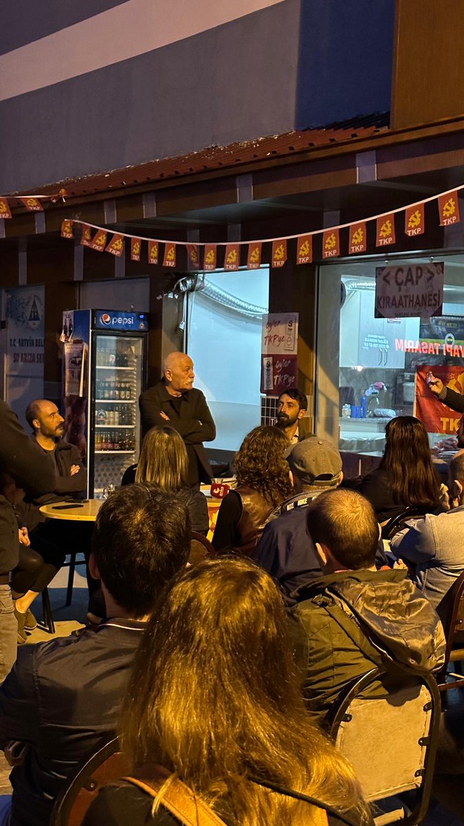 ArtvinTKP's tweet photo. Bu akşam Milletvekili adaylarımız, TKP MK üyesi Selahattin Kural ve Sanatçı Orhan Aydın'ın katılımıyla Artvin halkıyla bir araya geldi. Etkinliğe katılan dostlarımıza teşekkür ederiz. Laik, özgür, eşit bir ülkeyi birlikte kuracağız. #OylarTKPye @tkpninsesi https://t.co/cLYMxtRG6Q
