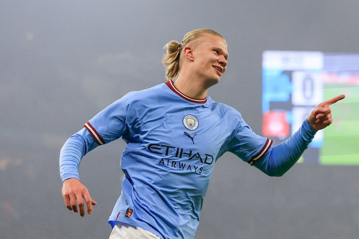 ActuFoot_'s tweet photo. 🚨 RECORD ! Erling Haaland (22 ans) devient le meilleur buteur sur un saison de Premier League à 38 matches !

33 buts. 🔥👽 https://t.co/4hbxvnz4oi