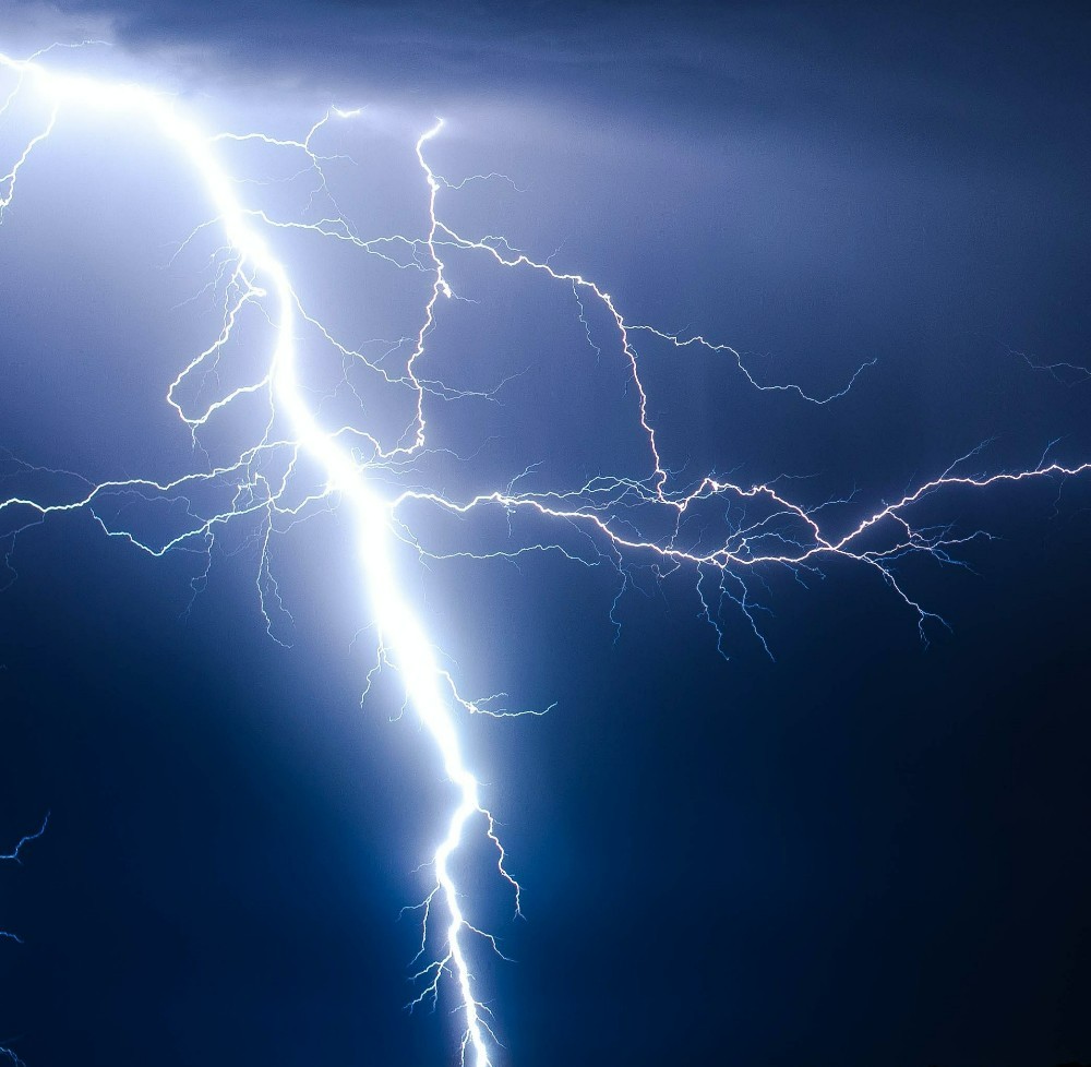 Generator_Mart's tweet image. What have you done to prepare for the next power outage? Never miss a beat; get backup power at ow.ly/RCMM50NKVVl. Look for the red sale tags!

#SpringStorms #SummerThunderstorms #PowerOutages #Lightning #ExtremeWeather