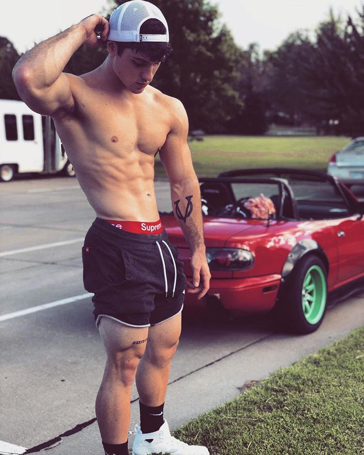 sonofkaleI's tweet photo. admirin' the view? https://t.co/0rbr5i6QCU