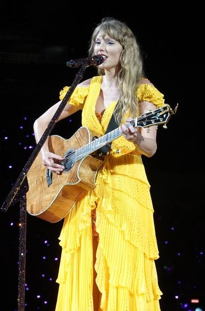 appreciation tweet to the yellow dress