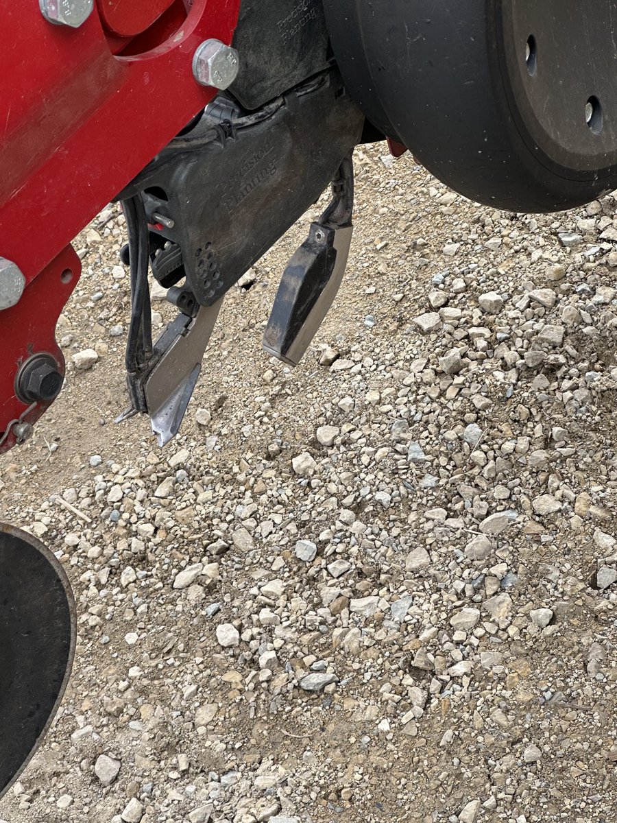 Fertman23's tweet image. How do you improve an already awesome piece of equipment like #furrowjet from ⁦@PrecisionPlant⁩. Well you at #smartfirmer from ⁦@PrecisionPlant⁩ #moneygrowsintherows