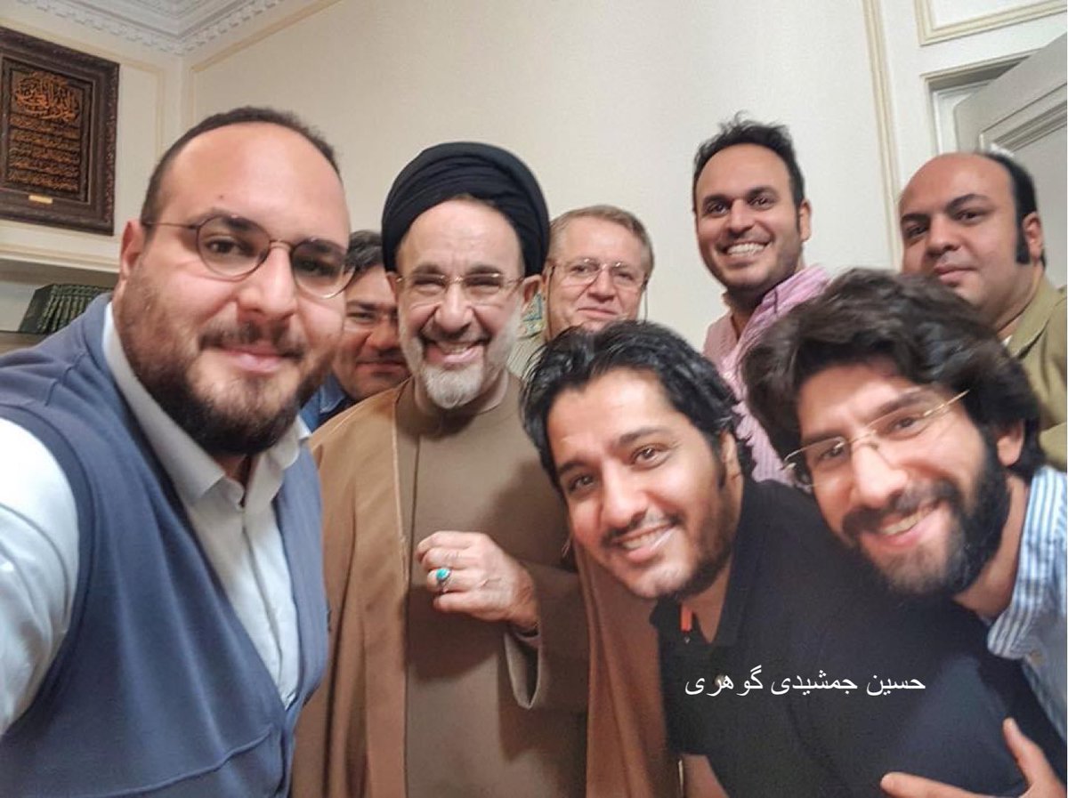 jijilack's tweet photo. مرضیه آذر افزا همسر محمد جمشیدی گوهری سفیر و دیپلمات سابق جمهوری اسلامی در رومانی 
پسرشان؛ حسین گوهری از جبهه اصلاح‌طلبان، کارگردان سینما
دخترشان؛ کوثر گوهری از حامیان لابی جمهوری اسلامی نایاک در ایالات متحده.

با چنین شیادی شما حرف زدید .

#جاویدشاه
#پهلوی_امید_ملت https://t.co/Rip1vwBFMk