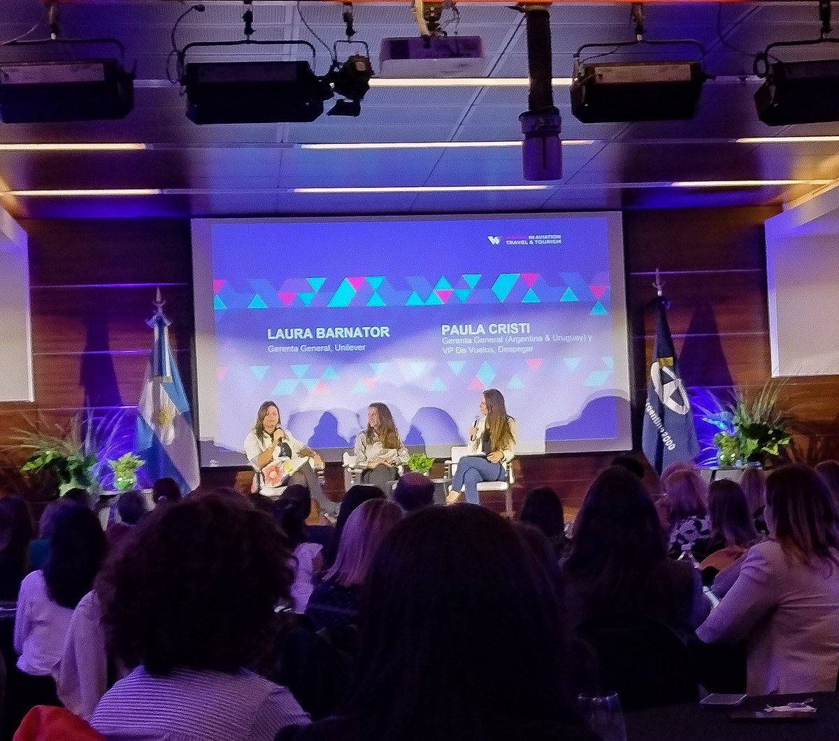 _ATEGA_'s tweet photo. #ATEGA participó en el #womeninaviation q incluyó el panel Mujeres Líderes en la Industria. El programa, celebró su 3ª edición, potenciando el desarrollo profesional de mujeres de la industria de la aviación, viajes y turismo y además otorga becas para estudios de posgrado‼️👍👏 https://t.co/eV9ul1kkdD