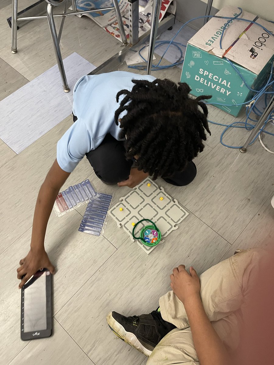 eriktmeredith's tweet image. Scholars in Mr. Meredith’s class used their VEX robot in centers to complete the Clean Your Room challenge, having to push the blocks from all over the board into one square. It was exciting to build our engineering skills! @VEXRobotics @WoodlandHillsSD #roboticsforall #stem
