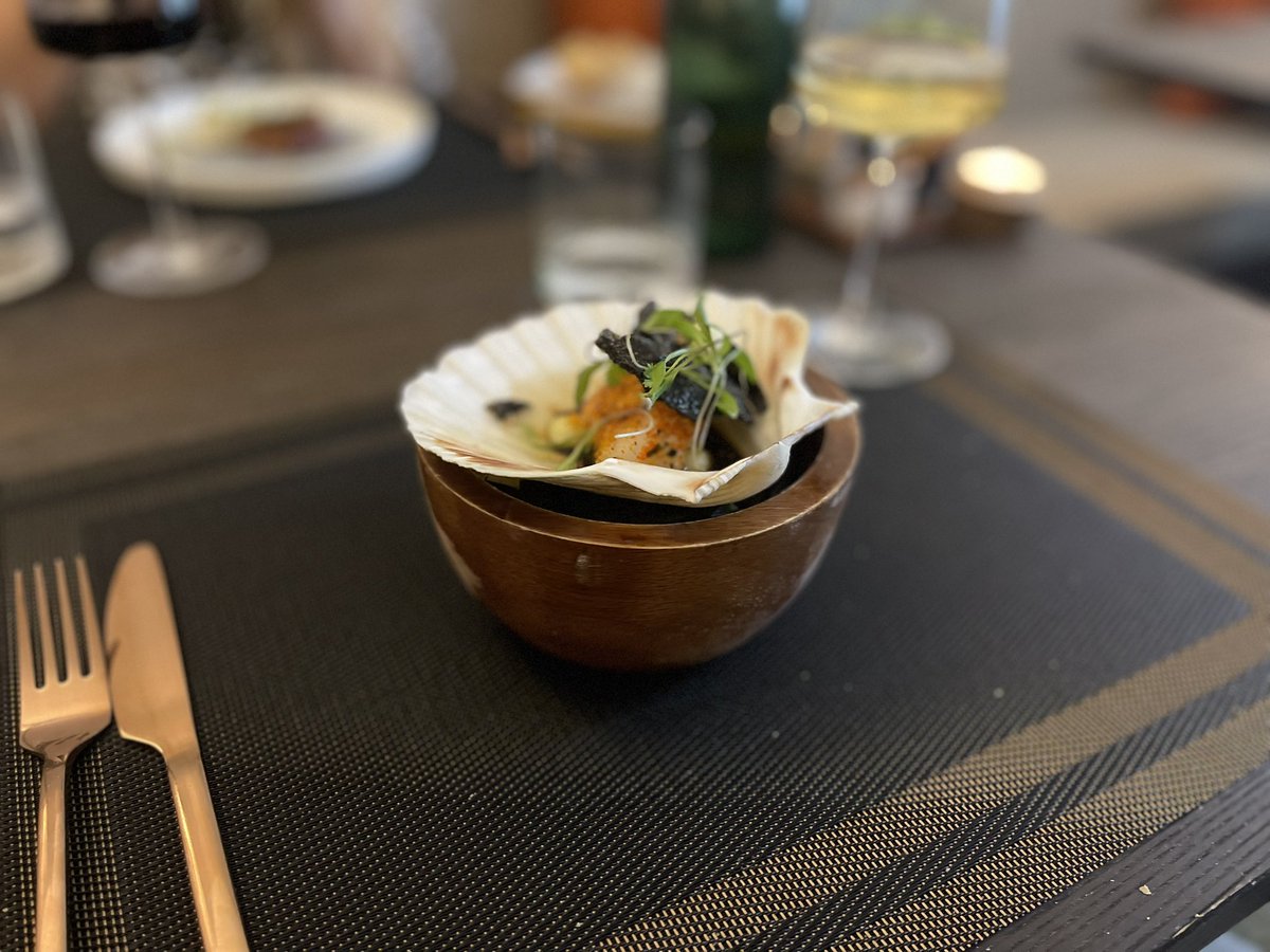 Jason_R_Wagner's tweet photo. Went to An Dárna in #Striling with @Kellyg_54 on Sunday. A wonderful five course tasting menu with a paired wine selection - such a treat 😍 https://t.co/vo9oBrrrmh