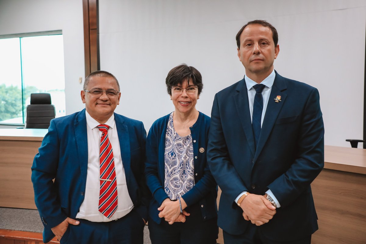 UFRROficial's tweet photo. Confira os registros do 1º dia da Reunião de Reitores da Amazônia, um evento da Andifes com a presença de vários reitores das Universidades Federais da Região Norte. 
Fotos: Pablo Felippe e Naiara Demarco.

#UFRR2023 #Andifes #ReitoresdoNorte #Amazônia https://t.co/xBq5ffMSMh