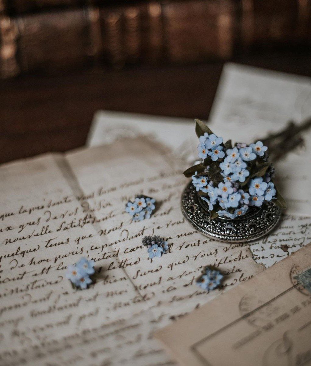 Hiçbir imtihan hayatına seni üzmek için girmez. Sana Allah'ın kapısını  çalmayı öğretir...