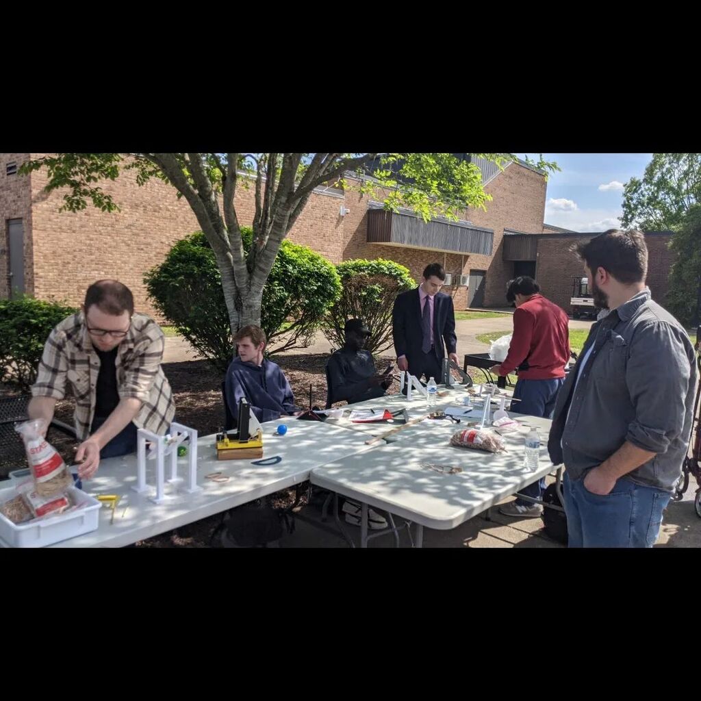 SwordNSonBeam's tweet image. Vol State's dynamics students with the first 3-D printed water balloon Cornhole tournament. 
#engineeringlife #engineeringrocks #volstate #dynamics
🧑‍🔧
#rcnocrop #googlepixel #pixel2 #nofilter instagr.am/p/CrgzvYPOXZr/