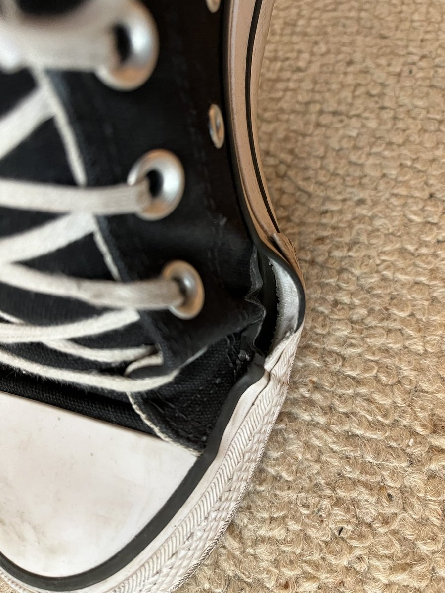 megimoo23's tweet photo. @Converse should this happen after less than 3 months of wear? Probably not 🫠 https://t.co/HgVVvAtLxq