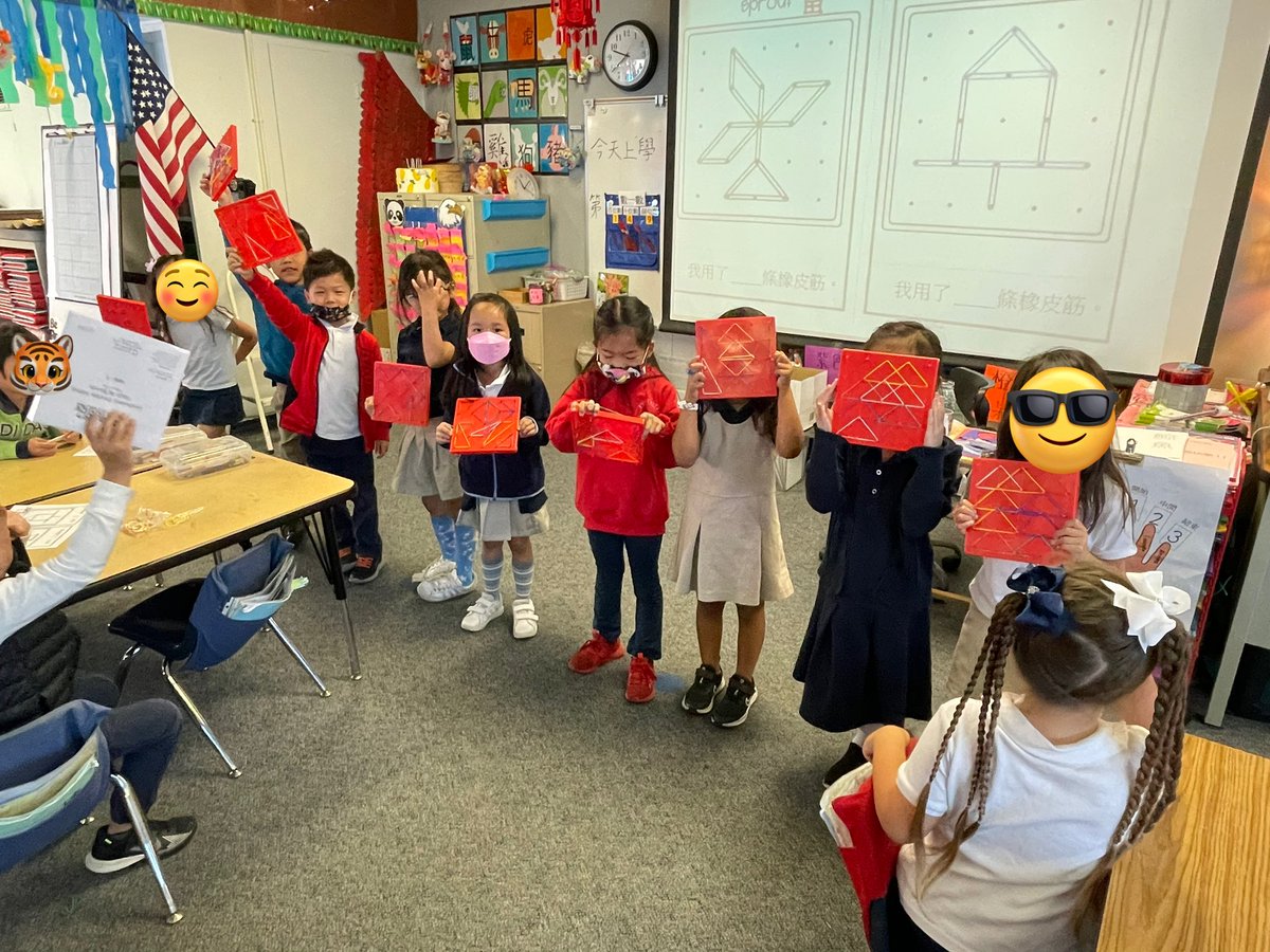 EncinitaDLI's tweet photo. Mandarin STEAM time! Geoboard 幾何板～ Students work together on geoboard spring patterns! 
@EncinitaEagles #mandarinimmersion #kinders #STEAMscience https://t.co/V9QjCFzVGp