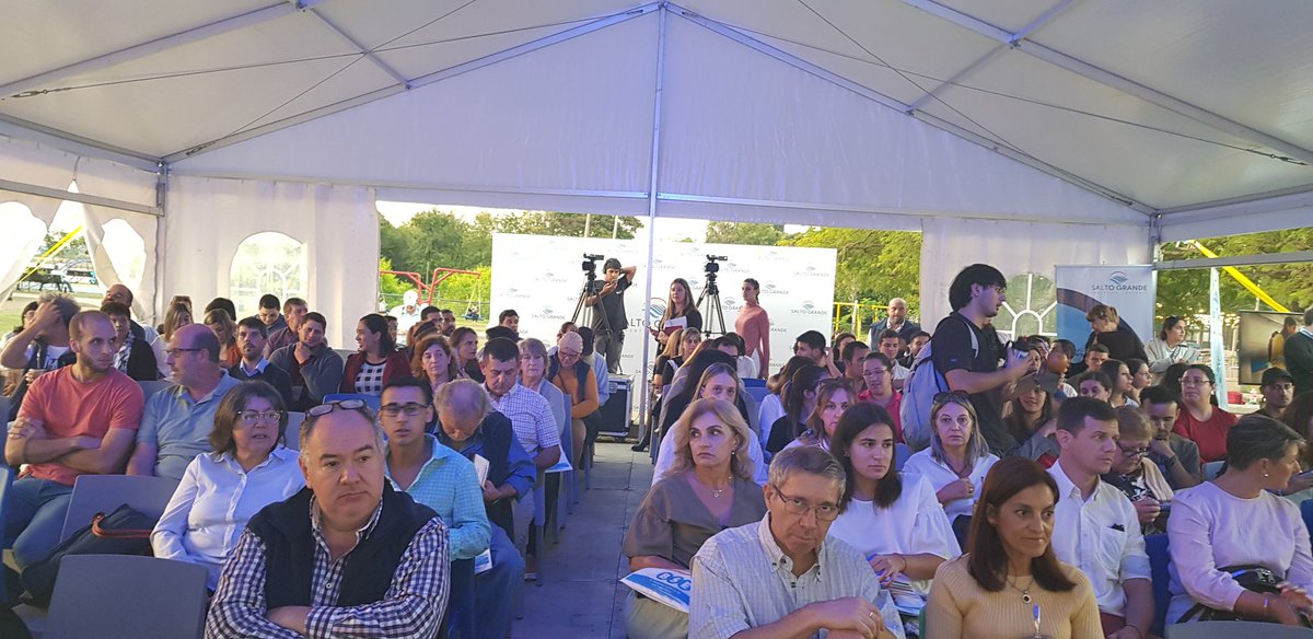 ANDEUruguay's tweet image. #ModoDigital llegó a Salto.
Herramientas, charlas motivadoras y un espacio para que tu empresa pueda crecer en lo digital.