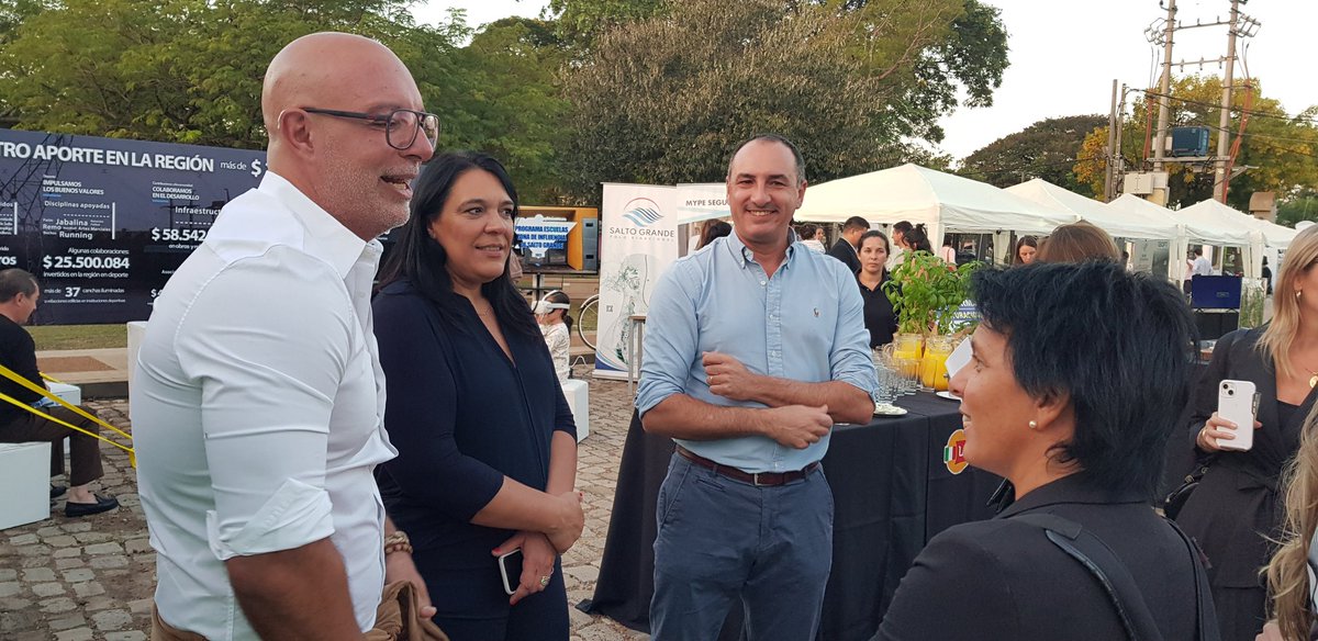 ANDEUruguay's tweet image. #ModoDigital llegó a Salto.
Herramientas, charlas motivadoras y un espacio para que tu empresa pueda crecer en lo digital.