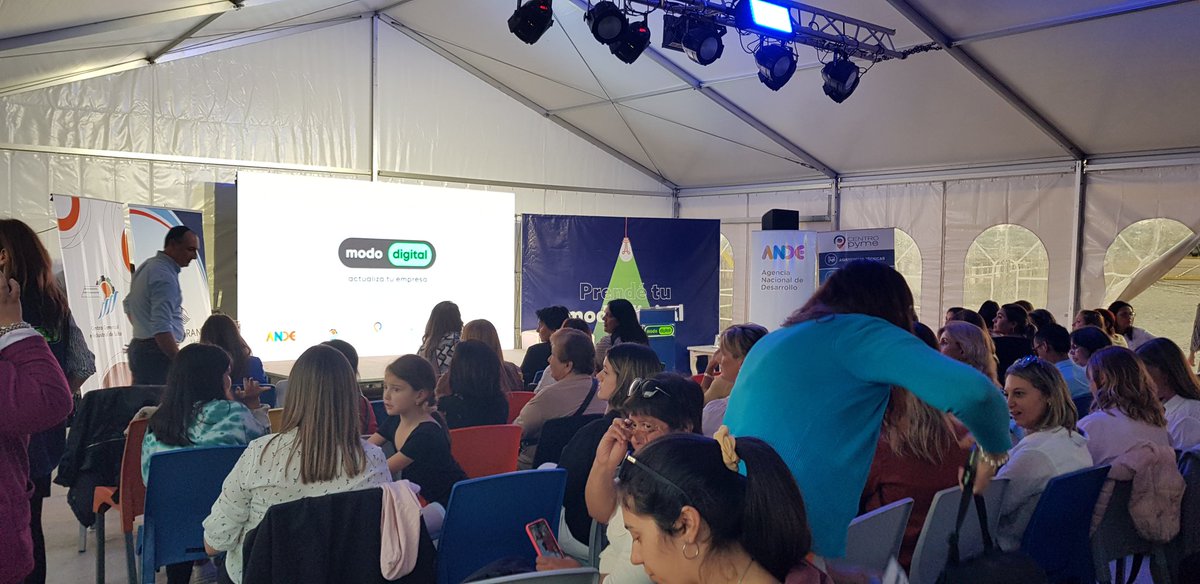 ANDEUruguay's tweet image. #ModoDigital llegó a Salto.
Herramientas, charlas motivadoras y un espacio para que tu empresa pueda crecer en lo digital.