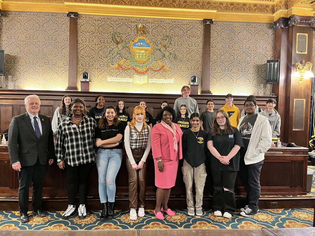 basdproudparent's tweet image. Big thanks to ⁦@RepSamuelson⁩ for always fighting for ⁦@BethlehemAreaSD⁩ and to ⁦@RepMcClinton⁩ for speaking on the lasting importance of well-funded schools. We’re inspired by you! #WeWorkForFunding ⁦@PASchoolsWork⁩ ⁦@EdVotersPA⁩