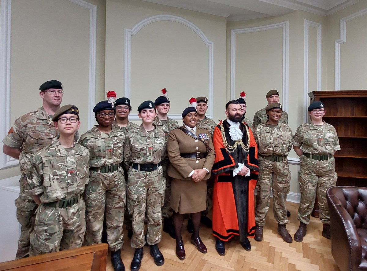 7Coyglseacf's tweet photo. That's a wrap! 👌🏽

Huge thanks to @LBLDemocracy &amp; @wellbelove for a wonderful evening.
Grateful to @MayorLBLambeth for his kind words &amp; to the Councillors who made time to speak with the Cadets.

@CLSC2 @SBarznji
@KenOlisa_LLofGL @ArmyCadetsUK @ColCadetsACF @GLSEACF @Clint__Riley https://t.co/oDv5nhkQGW