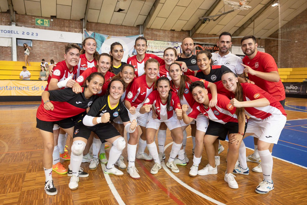 🏆 Play-off de ascenso a 1ª 🇪🇦

🗞️ El @PenyaEsplugues ❤️🤍 que va 🥈 del Grupo 2 de 2ª División Femenina 🇪🇦 se ha clasificado matemáticamente 👏🏻

➡️ <a href="/Danichao2/">Danichao</a> #AlbaS <a href="/laiabeltran10_/">Laia Beltran</a> <a href="/Pilar11Ribes/">Pilar Ribes</a> <a href="/Clara_Rivera_6/">Clara Rivera</a> <a href="/martita_ga7/">Marta González Álamos</a> <a href="/IrinaGodo/">Irina Godó</a> <a href="/miireitaa/">Mireiaa</a> #AinaTorrents y etiquetadas ↙️