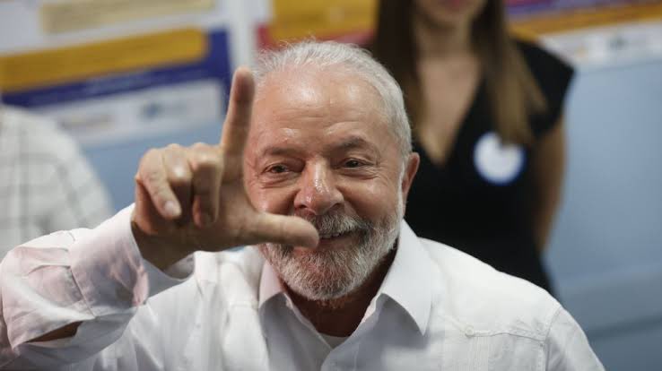 🚨BRASIL: Preço do óleo de soja que até ano passado ultrapassava os 10 reais, agora está por R$ 5,47 nos supermercados populares.