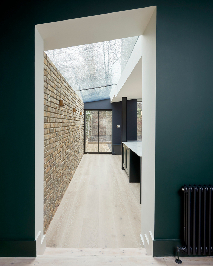 Have you considered volume as a design principle in your renovation? ​​​​​​​​​ 
We use our design ingenuity to maximise light and volume. This includes assessing the flow of each room to improve ease of movement and access, getting creative with contempo… instagr.am/p/Crg0oNBJ5tm/