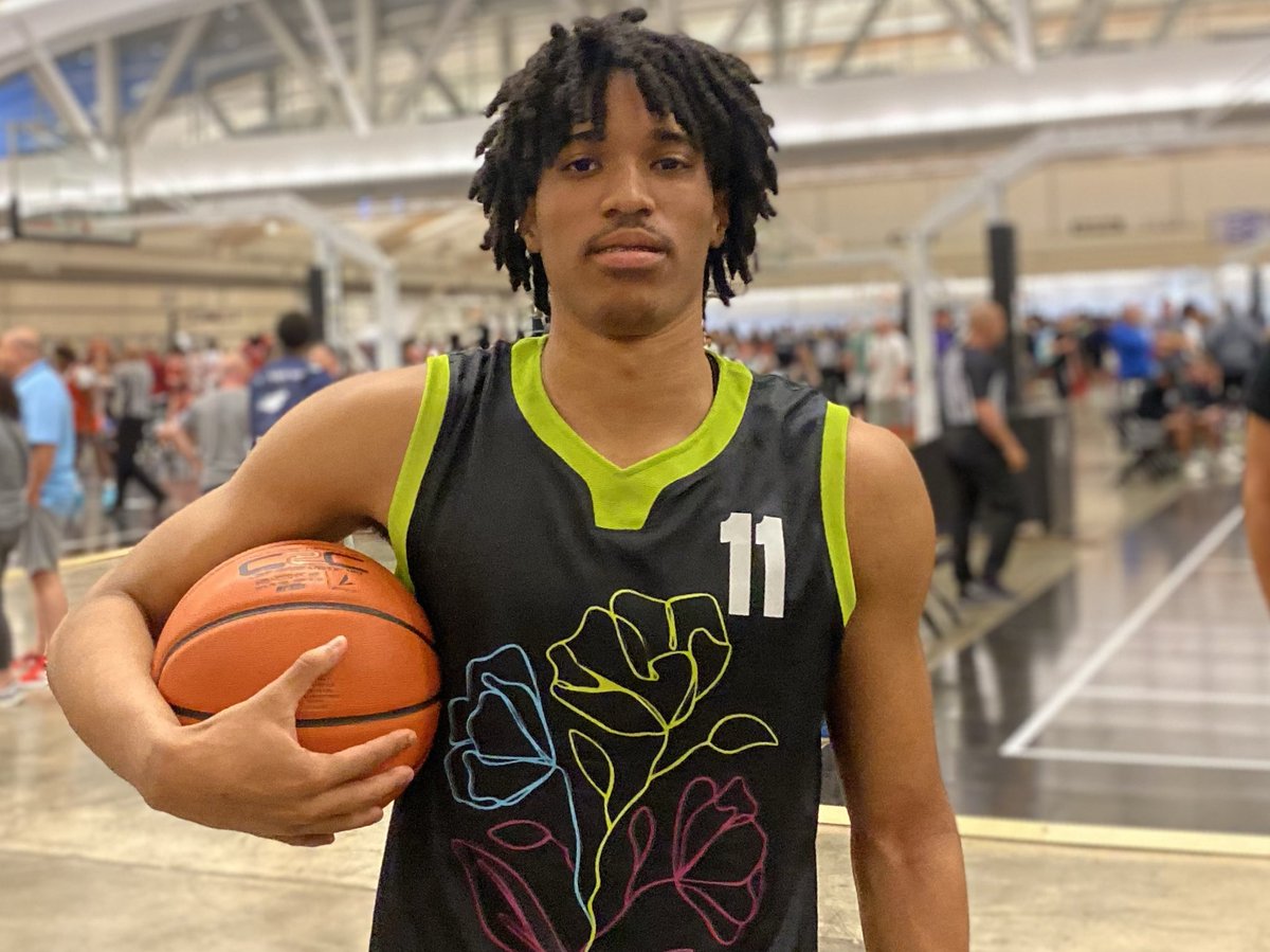 EliteHSscouting's tweet photo. More 2024 wing + forward standouts at @TheHoopGroup Pitt Jam Fest:

Amare Allen (DC United)
📷 Alex Bruskotter (Ohio Buckets)
📷 Joshua Decady (Crown)
📷 Tremayne Hawkins (DC Truth)
Jaden Murray (Philly Revolution)
📷 Chike Ndefo (Crown) https://t.co/PJTX1b9JyC