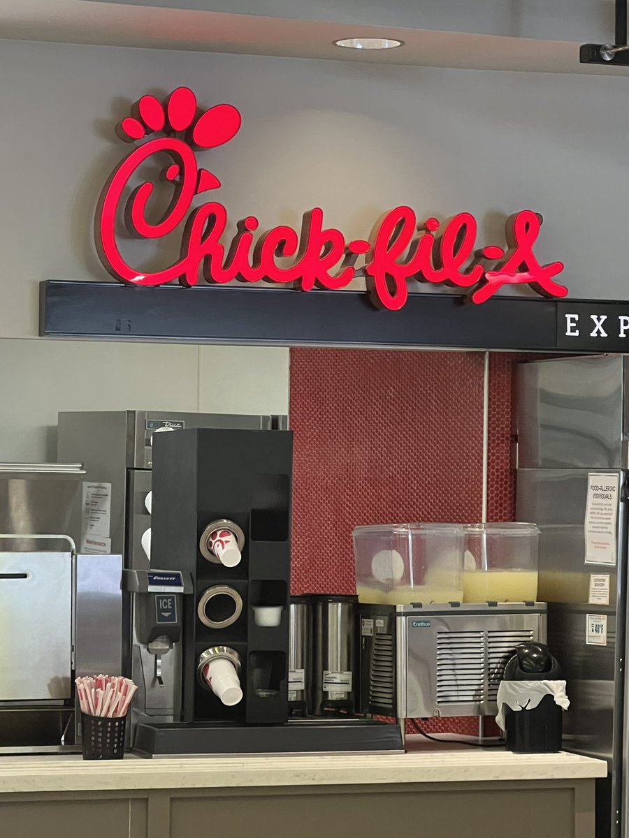 ZackLassiter's tweet photo. God’s chicken has a new competitor on campus and IMO we all win! I’d put these two up against any on campus dining pair options in the country and that’s before we throw the World Famous Bean up against anyone’s school cafeteria. We know how to eat at ACU!! https://t.co/Ztkfcd4RMJ