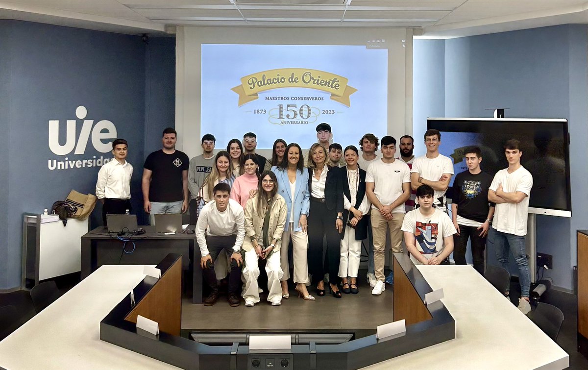 monicargavin's tweet photo. Muchas gracias #MercedesMangana por aproximar a nuestros estudiantes del #GradoADE #Calidad a la realidad empresarial a través de la trayectoria de #ConservasPalaciodeOriente en su 150 aniversario. Muy interesante! #IESIDE @UIEuniversidad https://t.co/dBBhCxHeJS