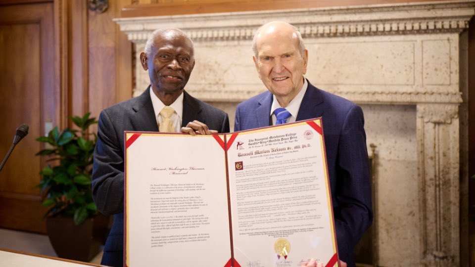 vanbcstakecomm's tweet photo. The Prophet Receives the Gandhi-King-Mandela Peace Prize.
Morehouse College, a historically Black school, honors President Nelson for building bridges of racial understanding.
https://t.co/LGQ6BxZLSQ
#vanbcstake #peace #PeacePrize #racialequity https://t.co/NjN5qIDVlV