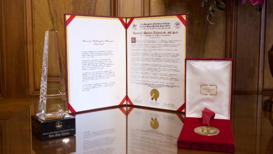 vanbcstakecomm's tweet photo. The Prophet Receives the Gandhi-King-Mandela Peace Prize.
Morehouse College, a historically Black school, honors President Nelson for building bridges of racial understanding.
https://t.co/LGQ6BxZLSQ
#vanbcstake #peace #PeacePrize #racialequity https://t.co/NjN5qIDVlV