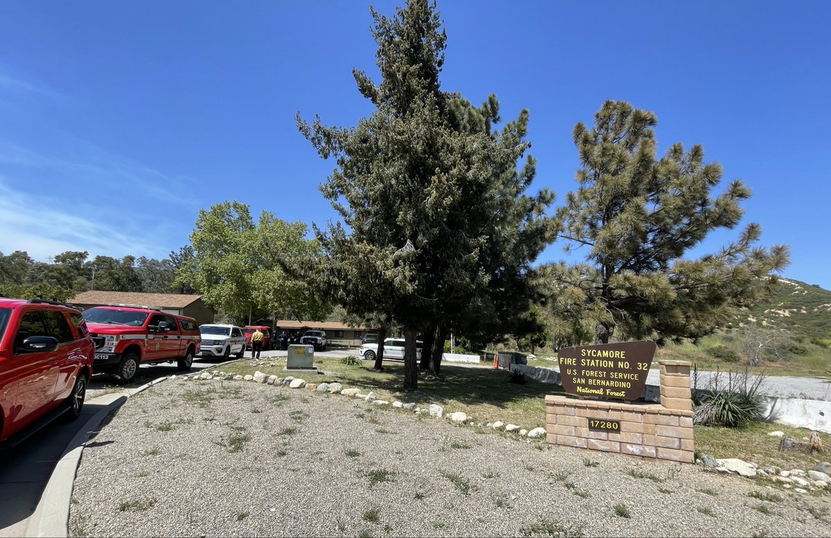 TenaCBSLA's tweet photo. NOW: Forest #fire near Wrightwood and Lytle Creek in San Bernardino National Forest.
160 acres—growing from 150 acres. Started mid-morning. Steep terrain. All hands on deck.
First #wildfire of the season in Southern California. #NobFire #KnobFire
Latest @KCBSKCALDesk @kcalnews https://t.co/HTUVeCJiN1