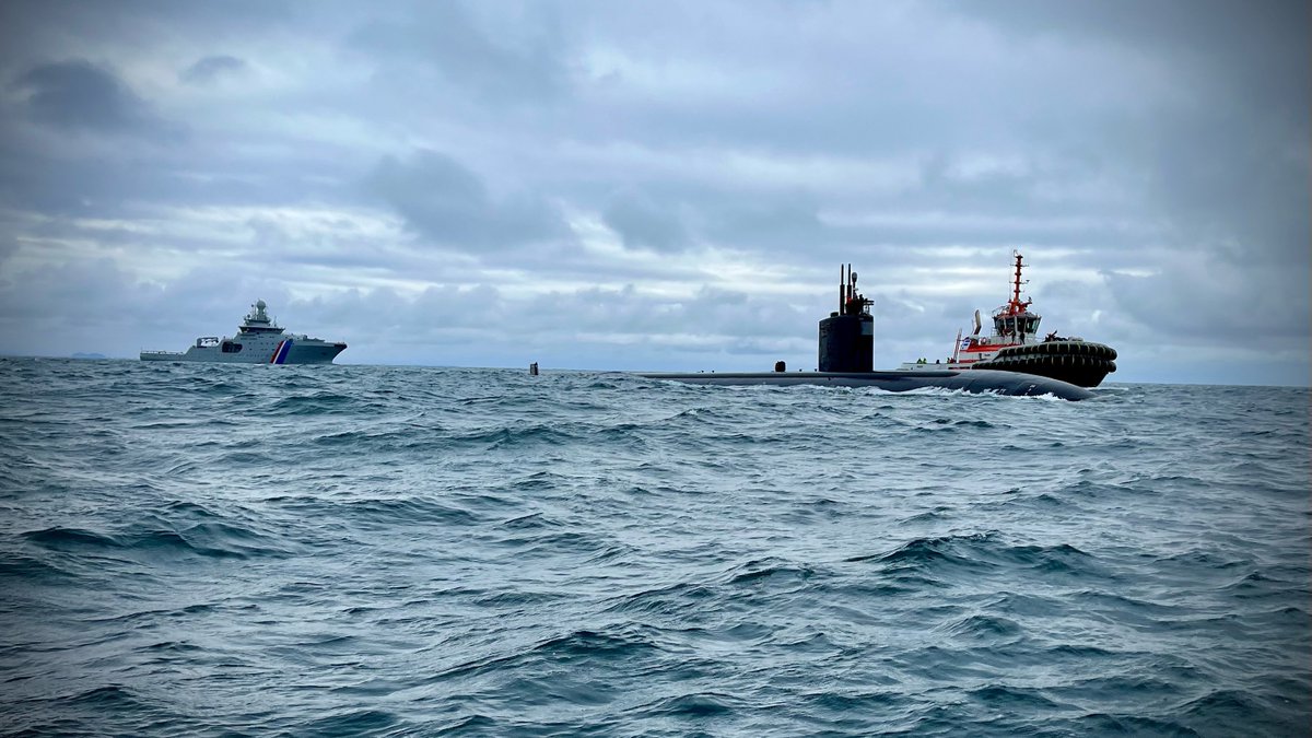 MFAIceland's tweet photo. Successful visit of a US Navy submarine to Icelandic territorial waters. Another important step to strengthen cooperation between 🇺🇸and 🇮🇸 on security &amp; defence that contributes to Allies shared security &amp; situational awareness in the North Atlantic. 👉 https://t.co/aZNlIa0IYE https://t.co/QrD7SSyOLy