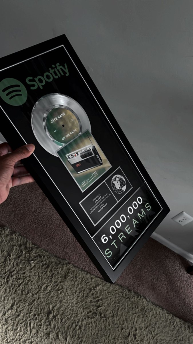 open.spotify.com/album/0AWc2FvZ…