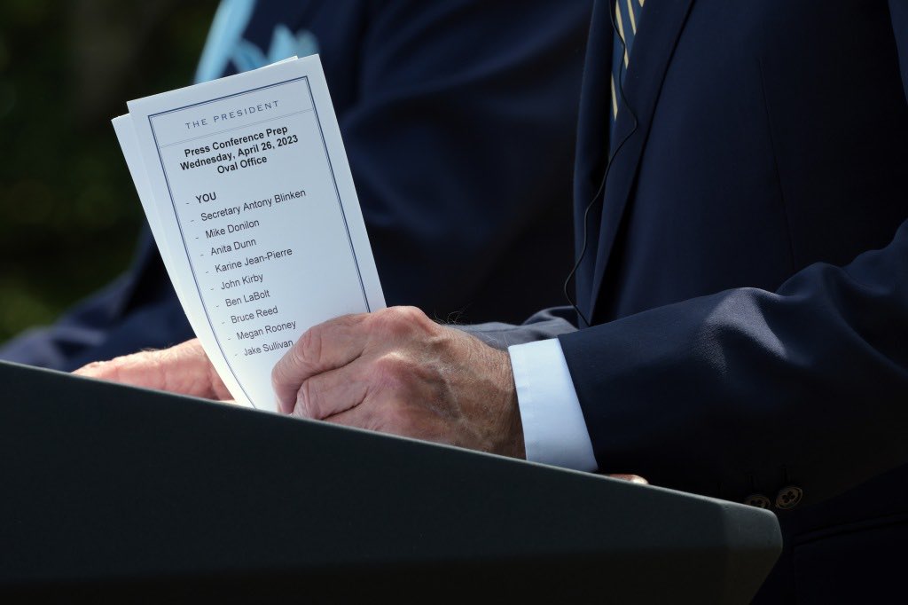CensoredMen's tweet photo. 🛑 #BREAKING: Joe Biden was seen using a ‘Cheat Sheet’ during a press conference held on Wednesday.
-
The paper clearly shows that Joe Biden had advanced knowledge on the question that was going to be asked by journalist ‘Courtney Subramanian’ 📝 https://t.co/O7gzgOlV8a