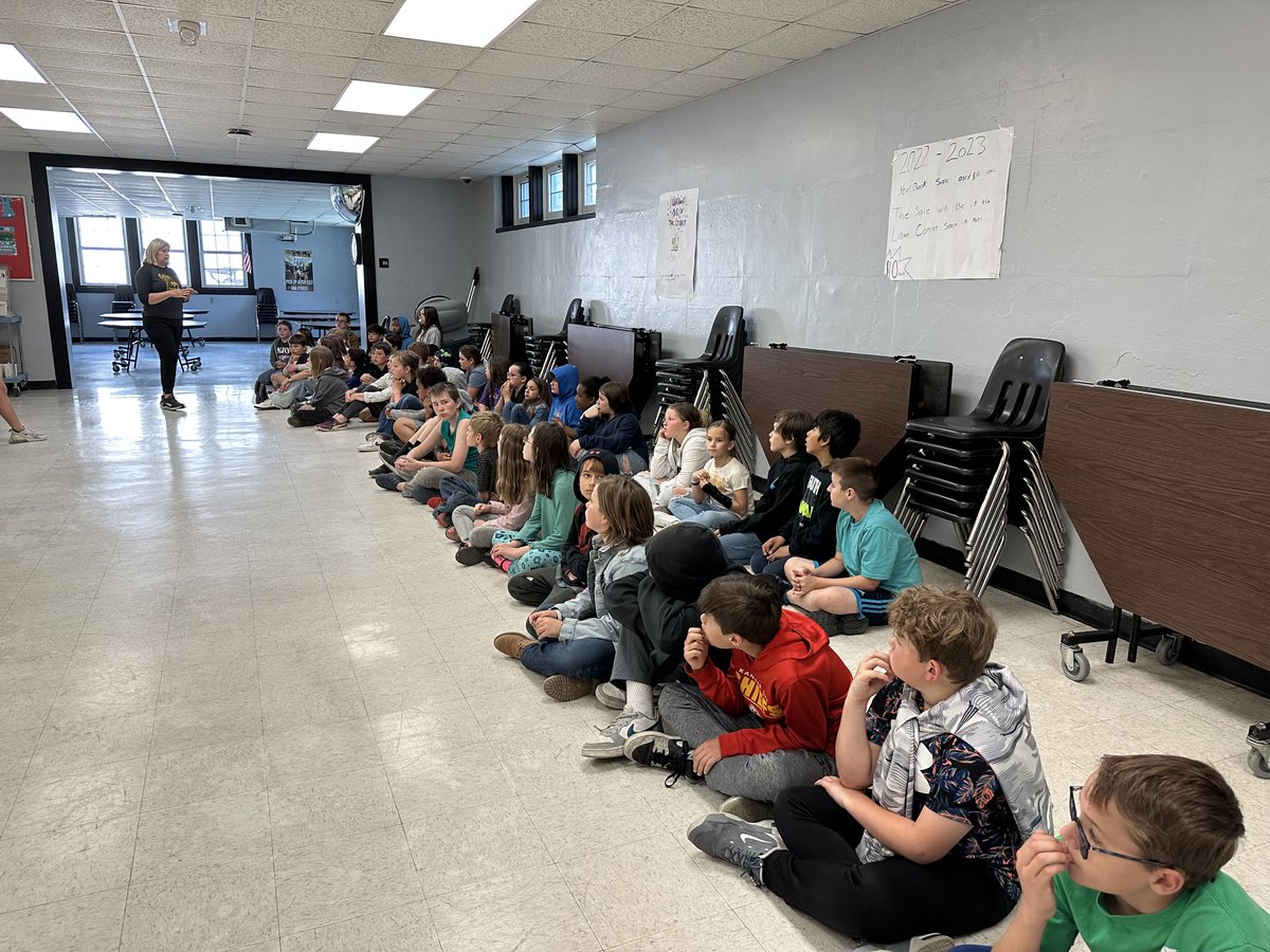 bartleyelem's tweet photo. 5th grade had a great trip to the middle school today. #fultonproud #onebartley https://t.co/6ttcPDfOfs