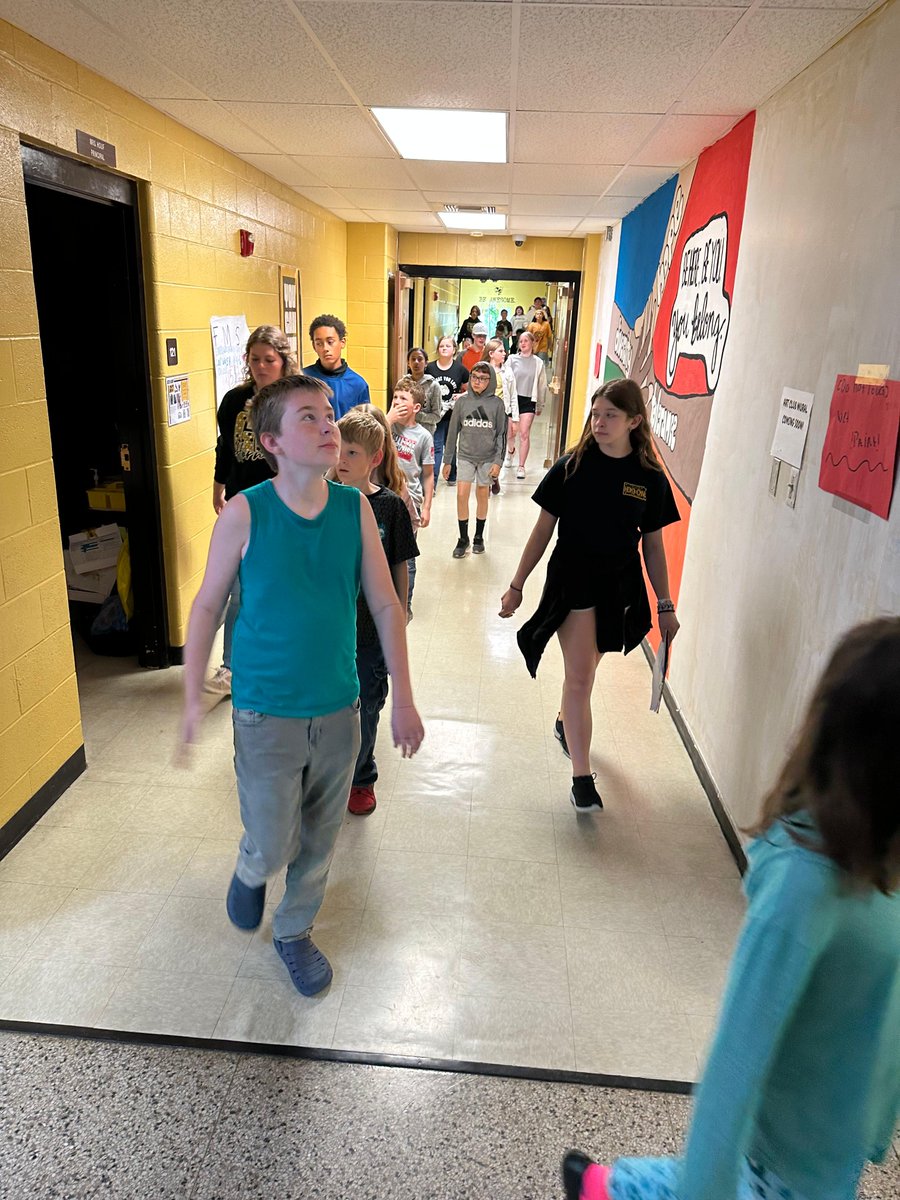 bartleyelem's tweet photo. 5th grade had a great trip to the middle school today. #fultonproud #onebartley https://t.co/6ttcPDfOfs