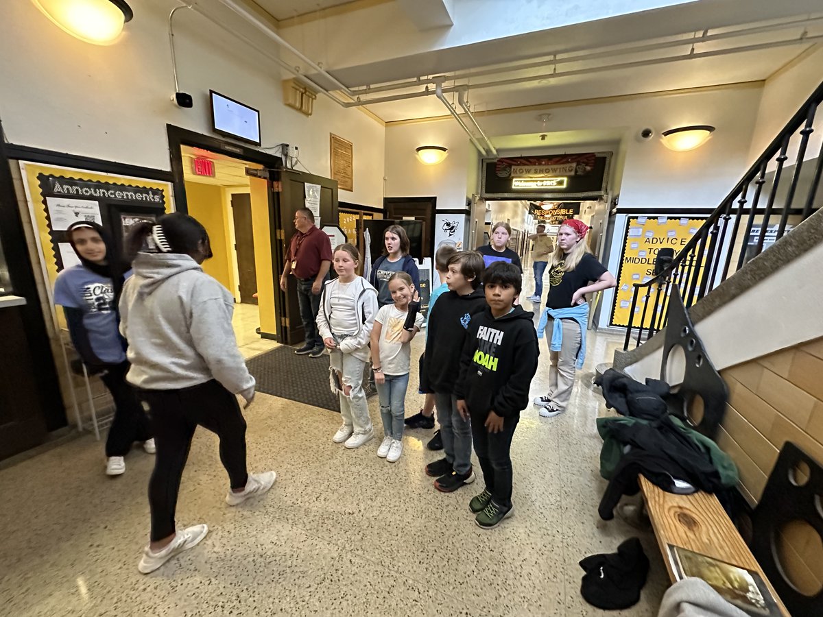 bartleyelem's tweet photo. 5th grade had a great trip to the middle school today. #fultonproud #onebartley https://t.co/6ttcPDfOfs