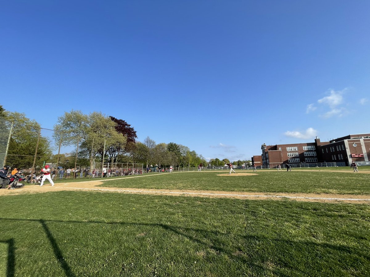 MineolaMS's tweet photo. Beautiful day for baseball! ☀️⚾️ #MineolaProud to kick off the 7th grade season on our home field https://t.co/vPRtpHkL7Q