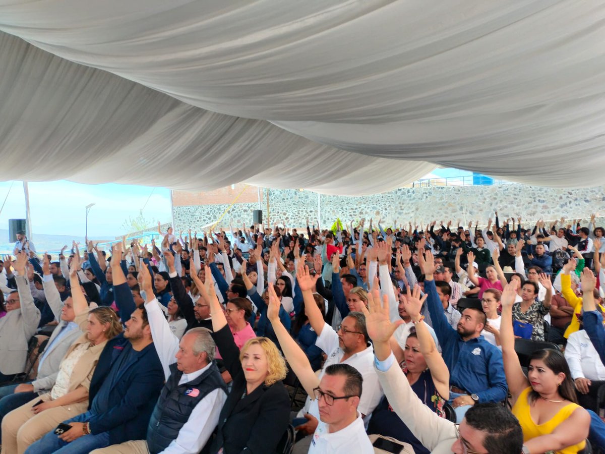 educaciongente's tweet photo. Se llevó acabo el 2do. Foro para la Prevención de Adicciones en Jóvenes #PlanetYouth en el municipio de Salvatierra.
El #ITESS del mismo municipio recibe Insignia Plata. https://t.co/IlVenlJT1n