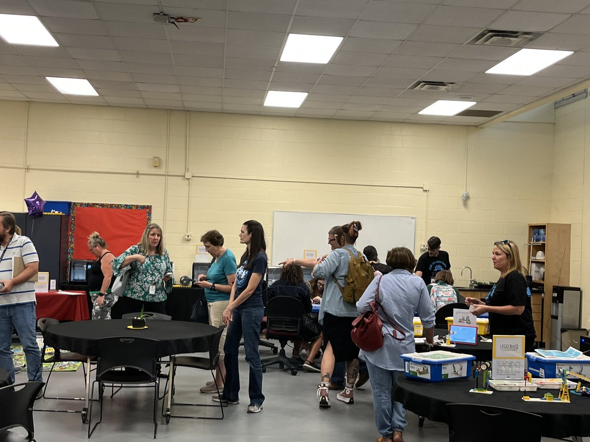 ScienceDcps's tweet image. Our teacher and administrators had an exciting time working with and learning about the STEM technology and materials they are getting at 13 of our military-connected schools, thanks to the MCASP grant from @dodeagrants ! @DuvalSchools @NEFLSTEM2