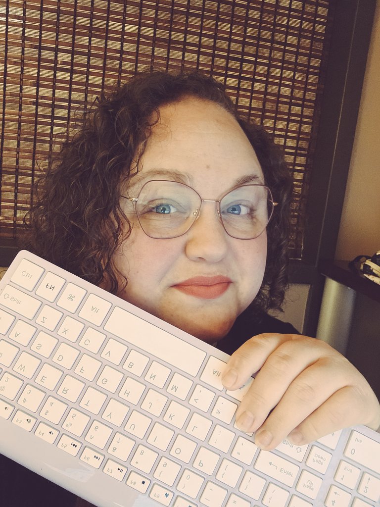 Feelin' cute, might bring AAA 🔋 for AA keyboard ⌨️. #FeelingMyself #batteries <a href="/LifeAtATT/">Life at AT&T</a> <a href="/Duracell/">Duracell</a>